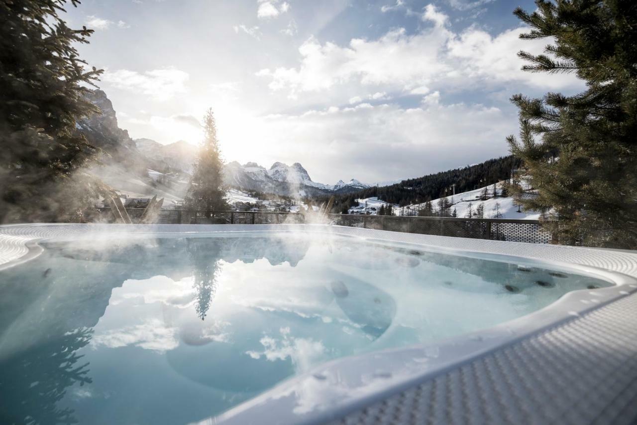 Hotel Tofana San Cassiano  Exteriér fotografie